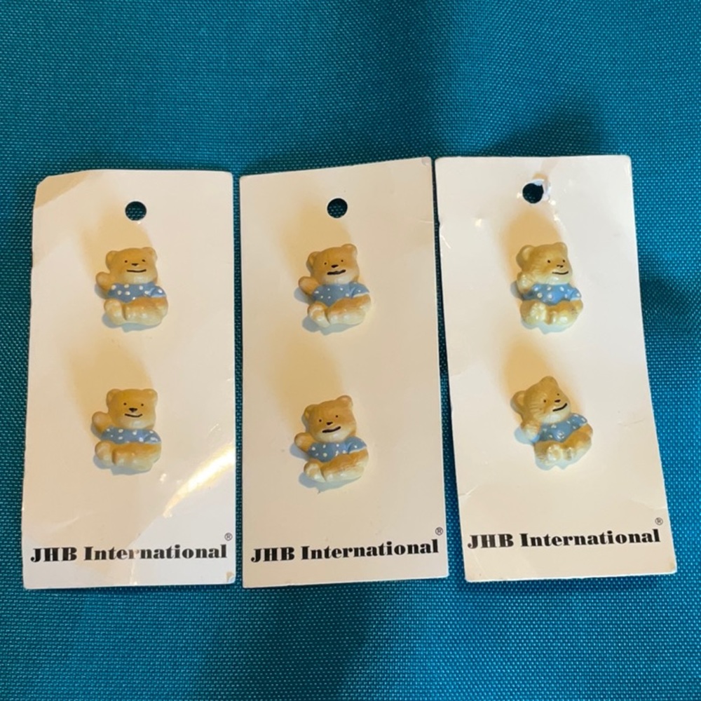 6 Vintage Bear Buttons.